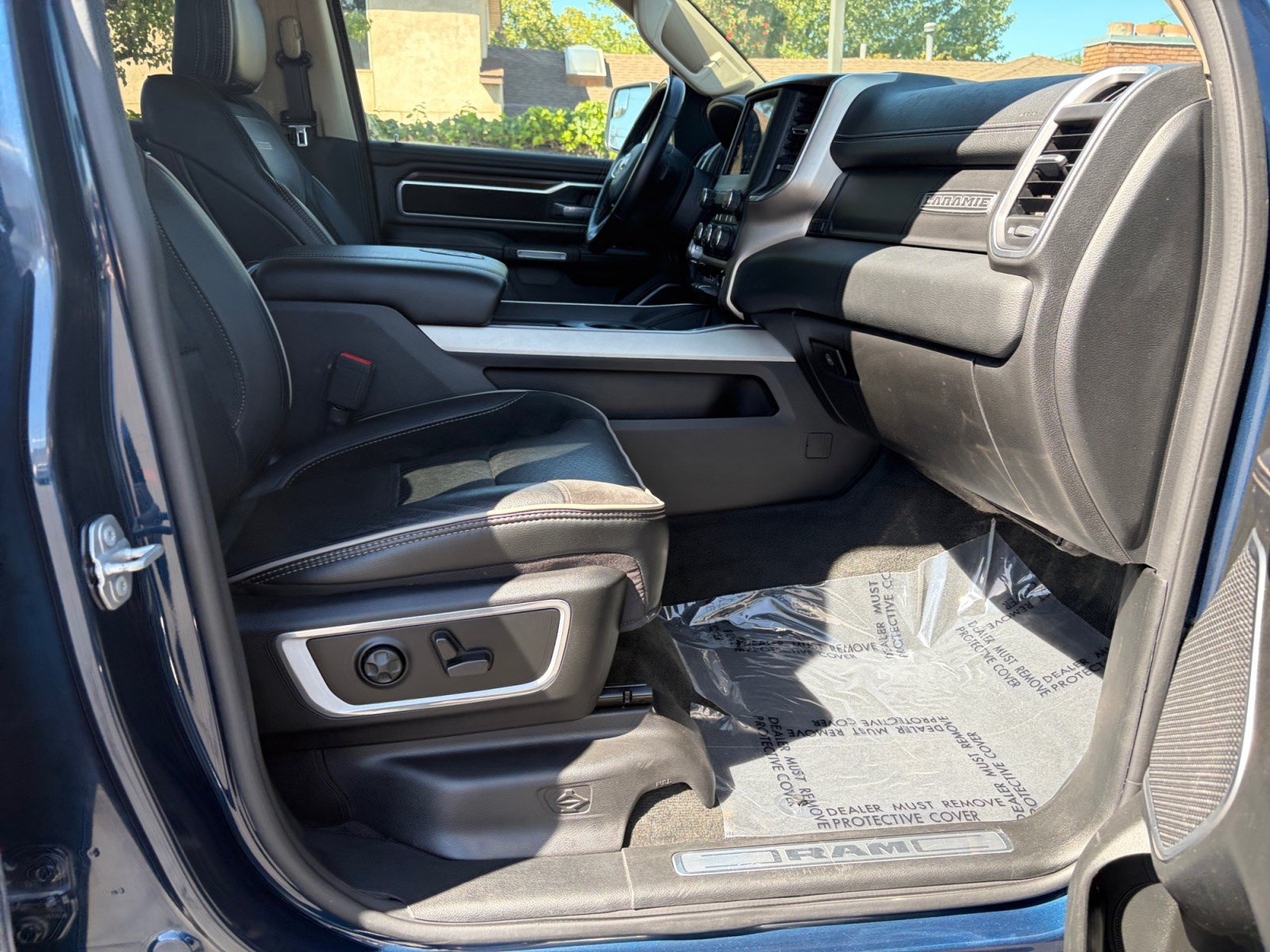 Used 2021 RAM 1500 Laramie AWD/4WD image 28