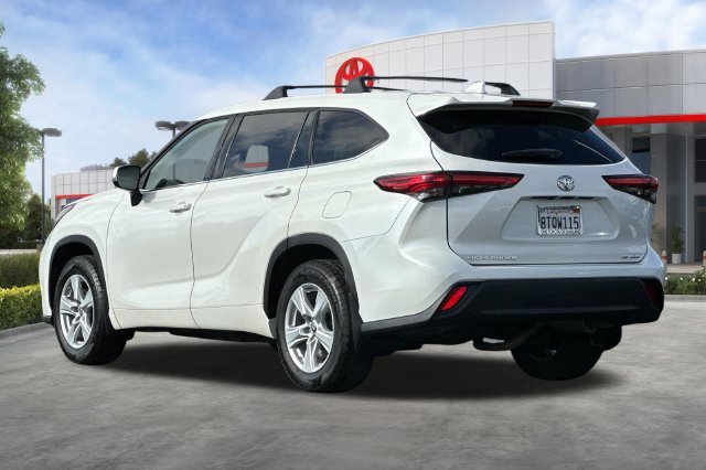 Used 2020 Toyota Highlander LE AWD/4WD image 7