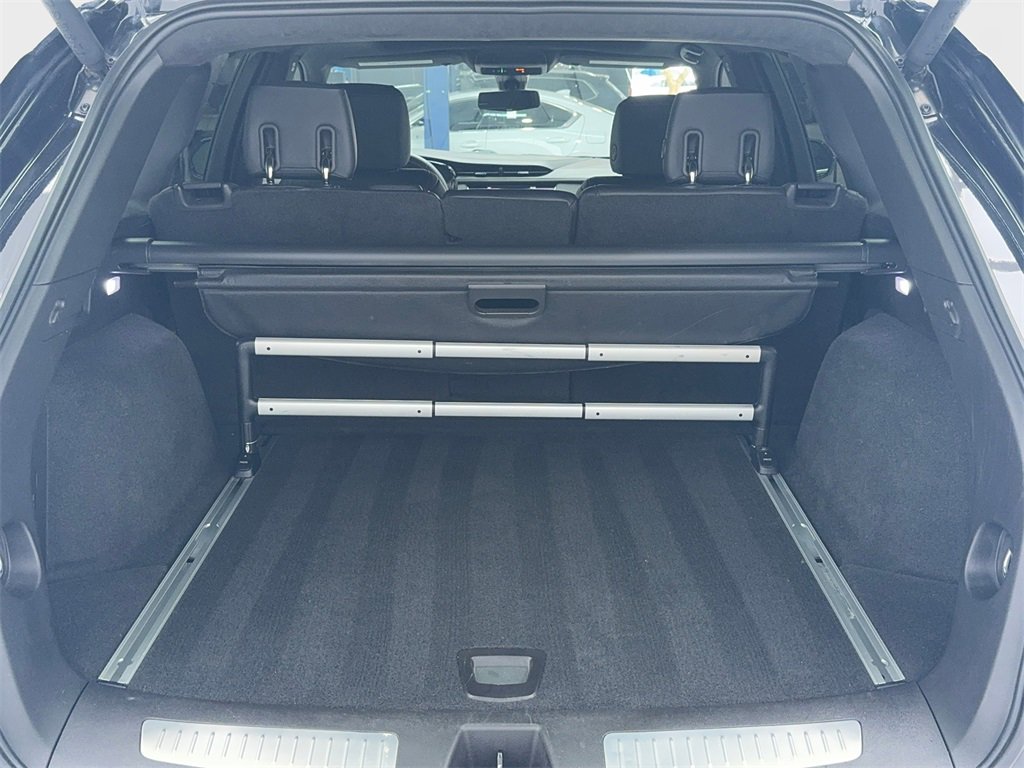 Used 2017 Cadillac XT5 Platinum image 12