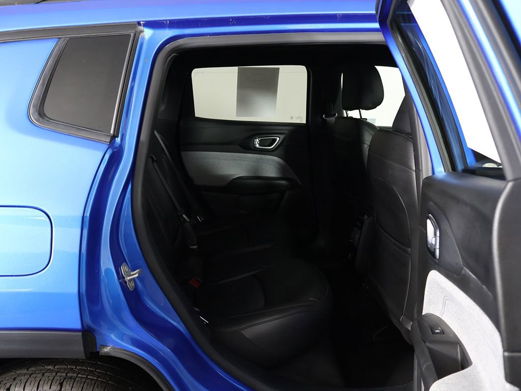 Used 2024 Jeep Compass Latitude AWD/4WD image 28
