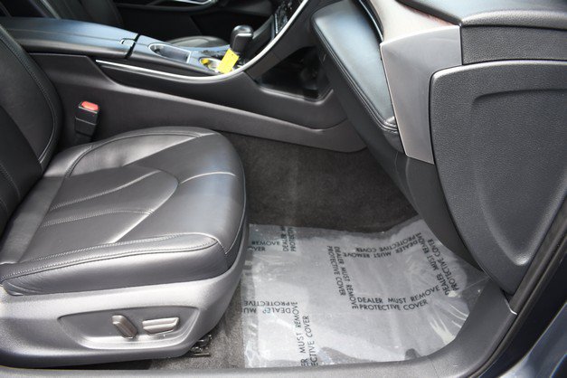 Certified 2019 Toyota Avalon XLE w/ Moonroof Package FWD image 26