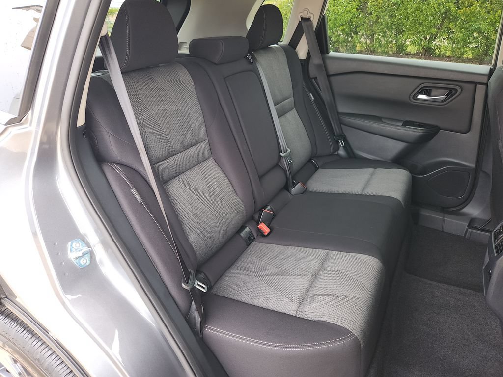 Used 2026 Nissan Rogue SV FWD image 15