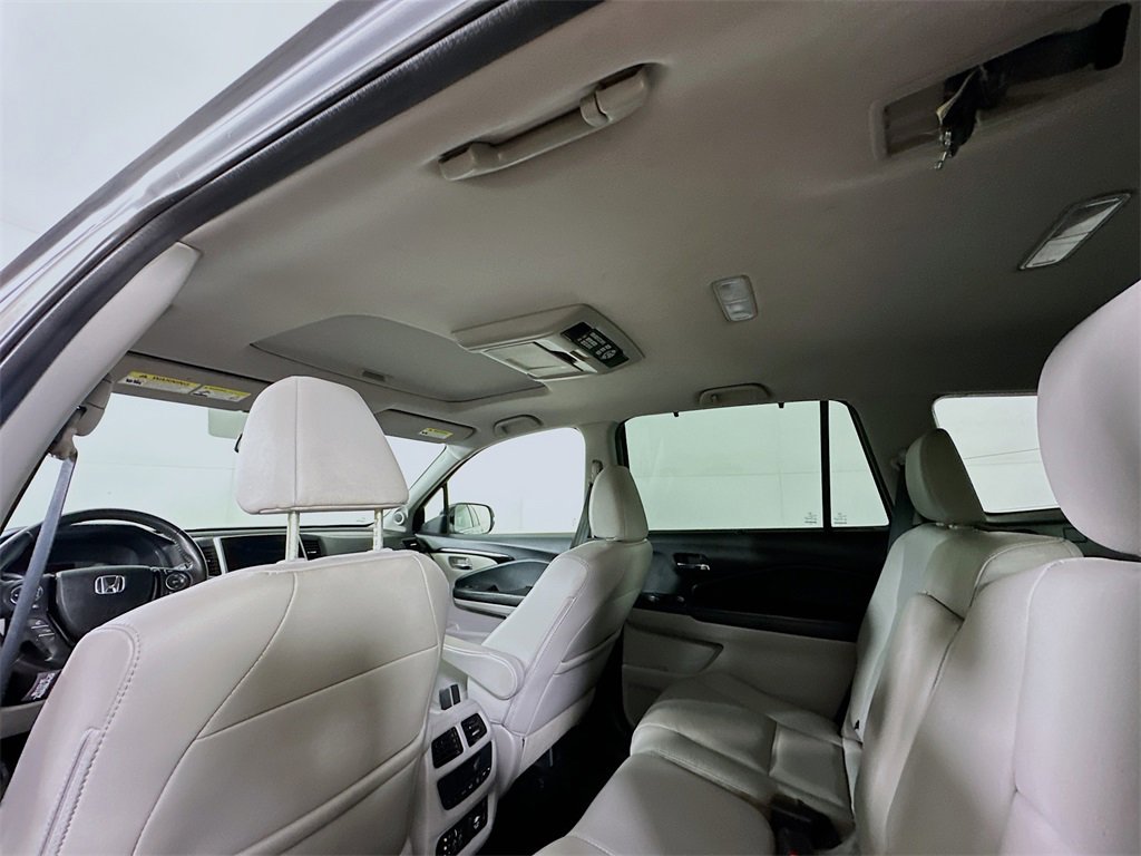 Used 2017 Honda Pilot Touring image 13