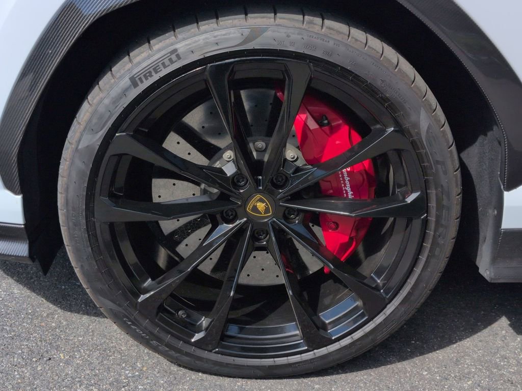 Used 2022 Lamborghini Urus image 9