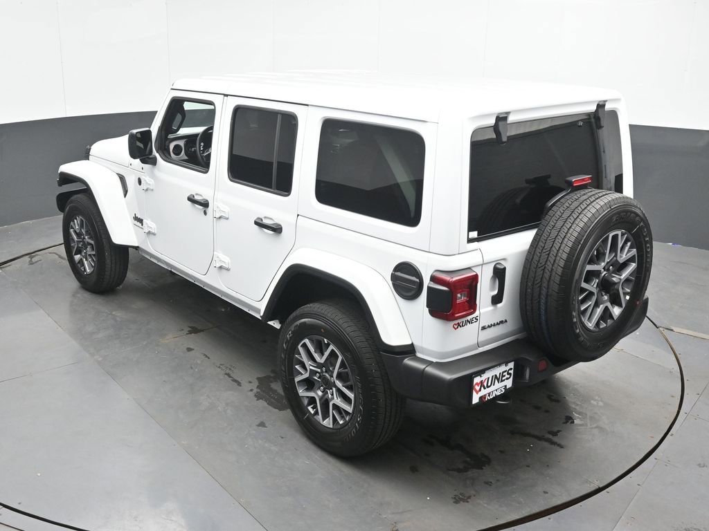 Used 2025 Jeep Wrangler Unlimited Sahara AWD/4WD image 37