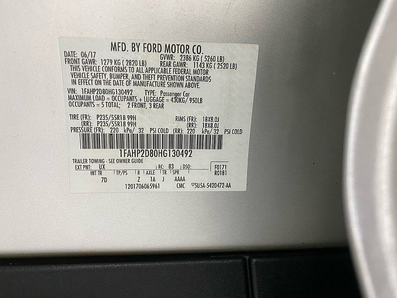 Used 2017 Ford Taurus SE image 11