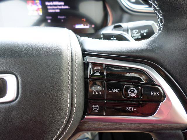 Used 2022 Jeep Grand Cherokee Overland w/ Adv Protech Group III image 27