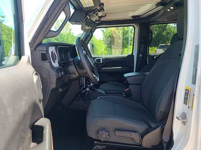 Used 2025 Jeep Wrangler Unlimited Sahara AWD/4WD image 12