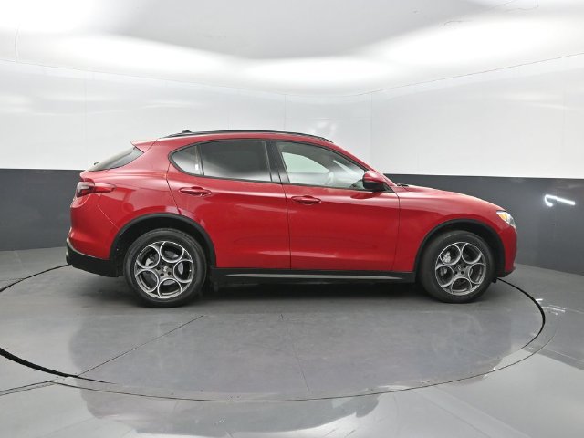 Used 2023 Alfa Romeo Stelvio Sprint AWD/4WD image 39
