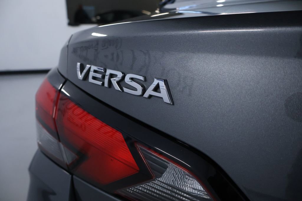 Used 2023 Nissan Versa SV image 10