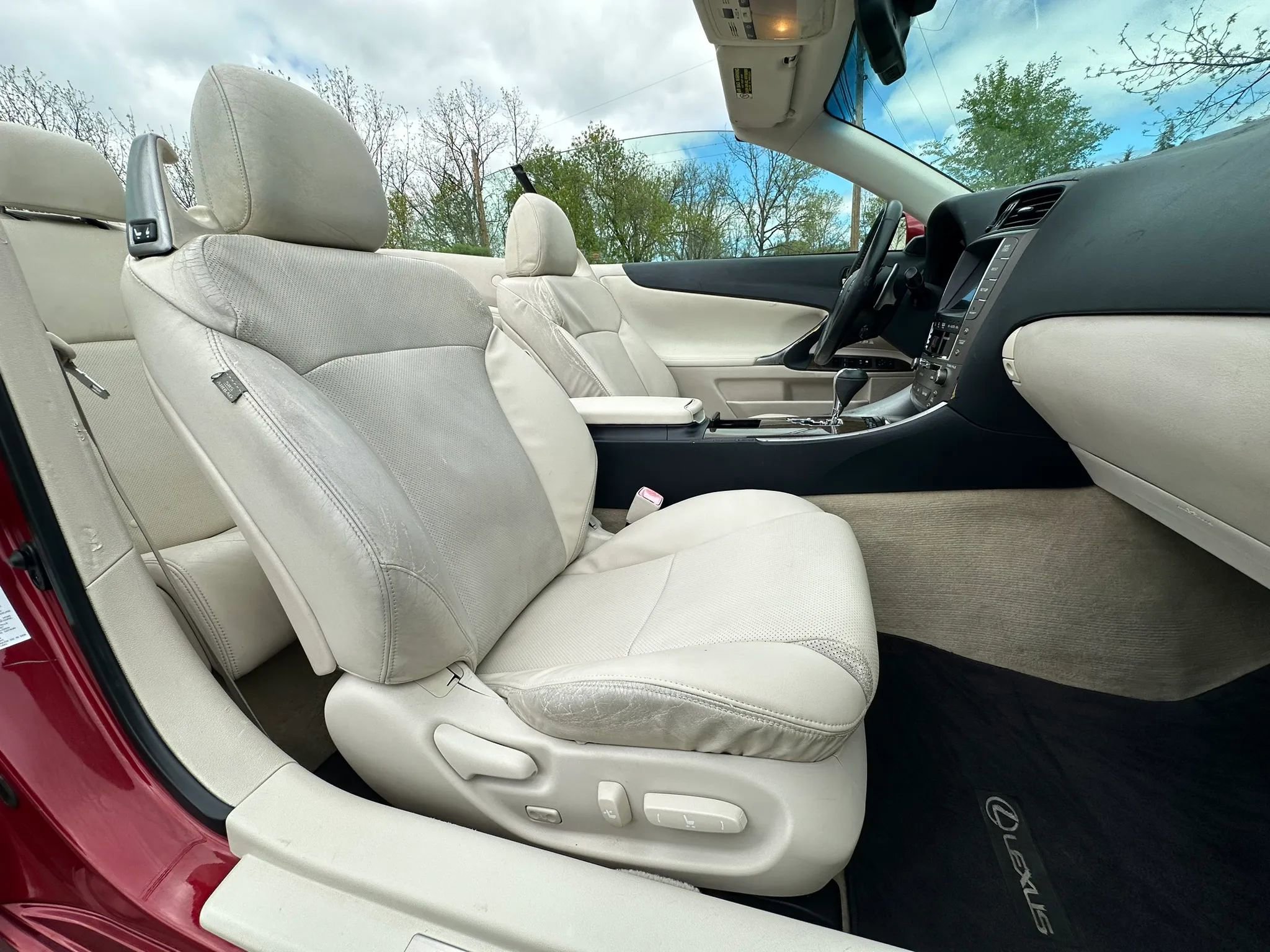 Used 2010 Lexus IS 350C RWD image 15