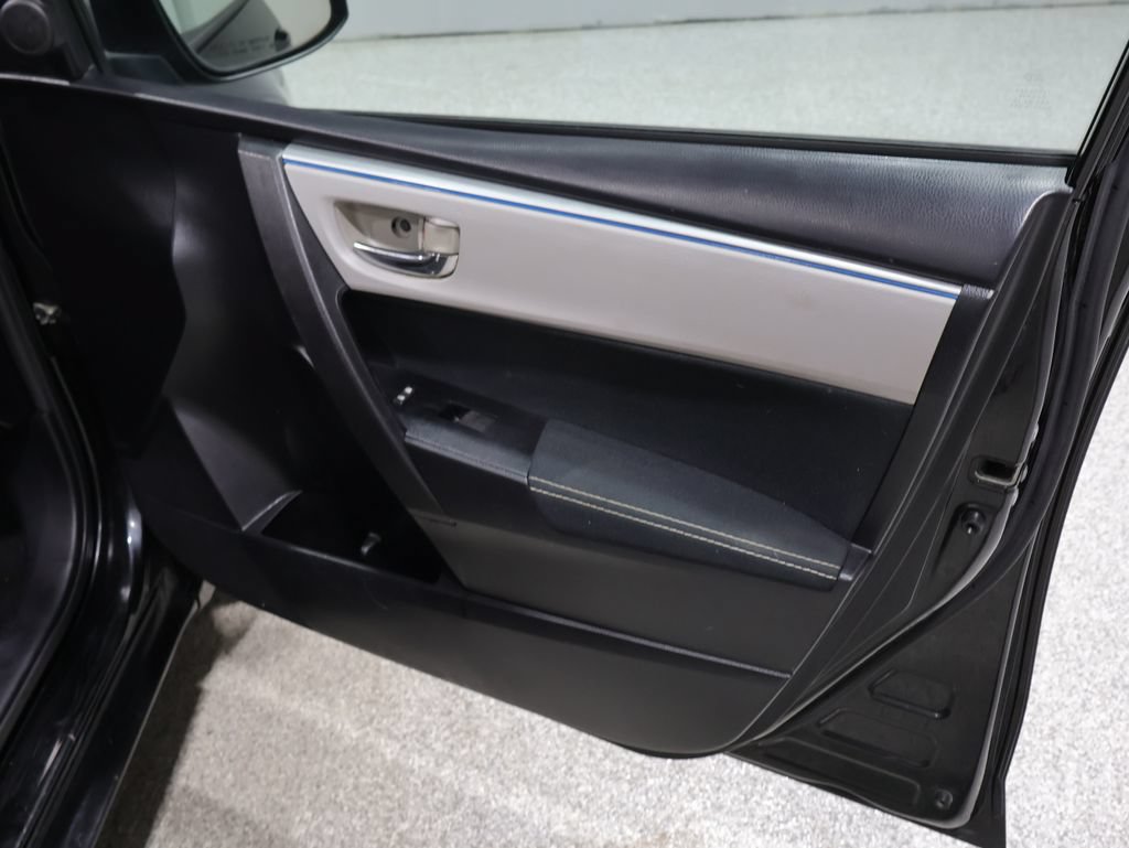 Used 2015 Toyota Corolla LE FWD image 22
