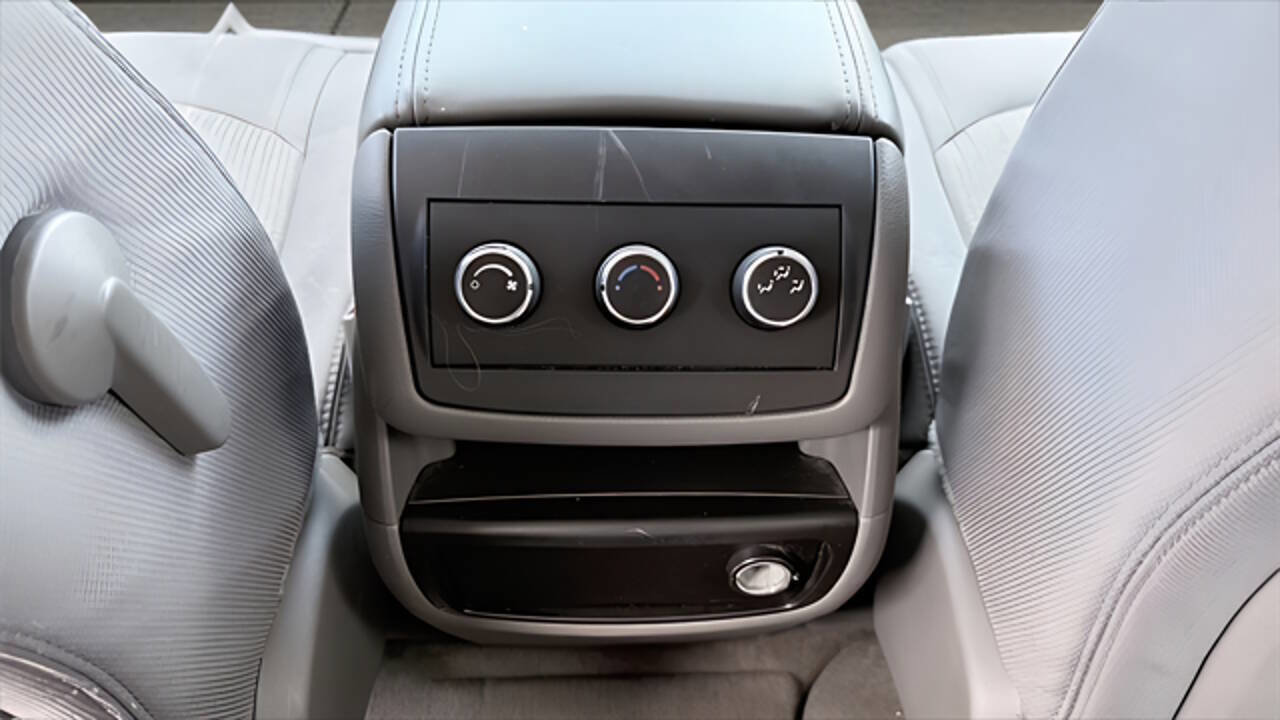Used 2011 Chevrolet Traverse LS FWD image 16