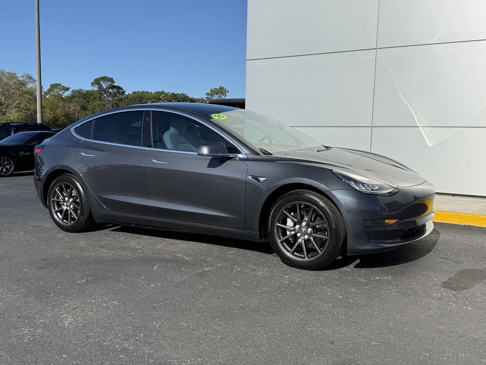 Used 2020 Tesla Model 3 Standard Range image 2
