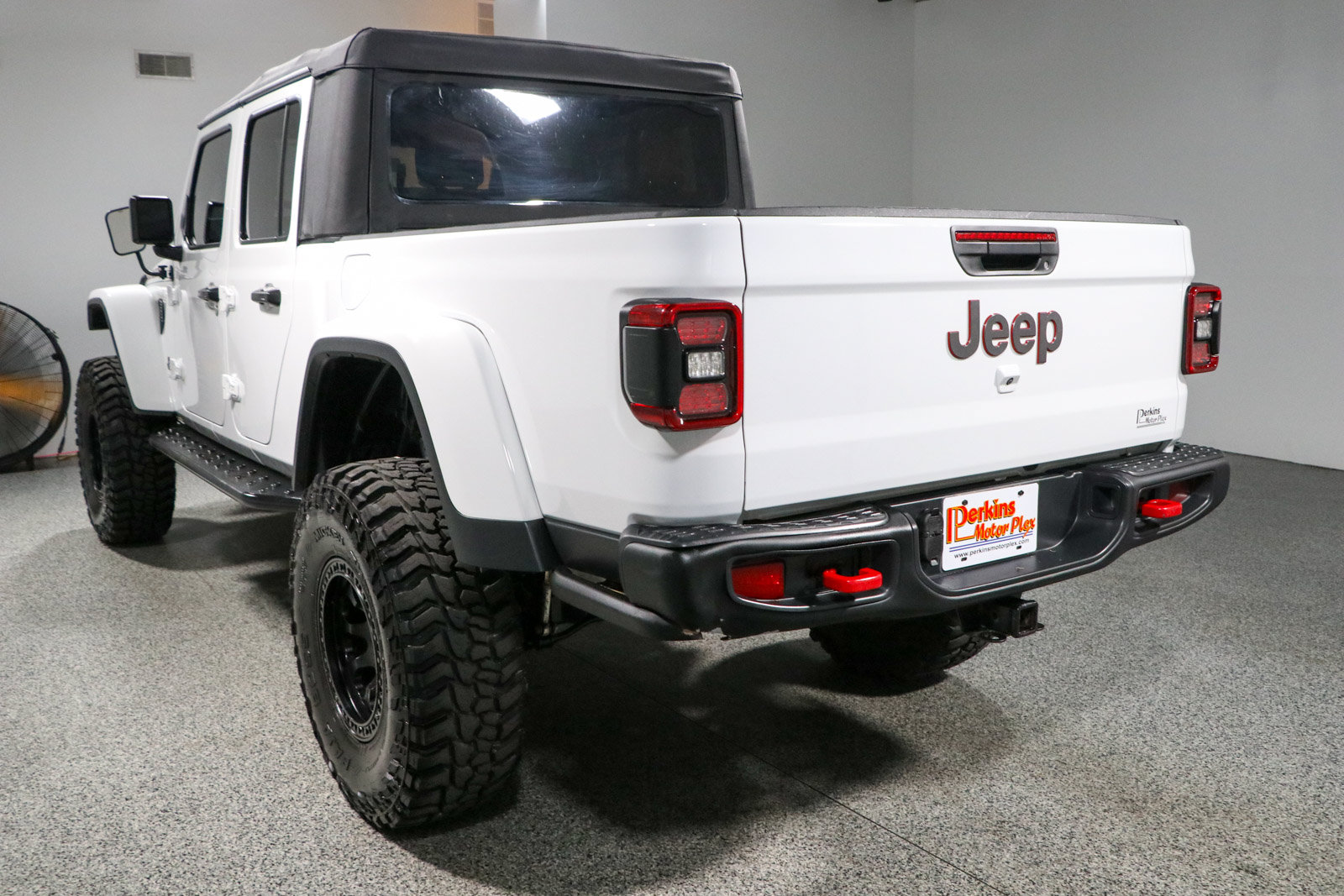 Used 2023 Jeep Gladiator Rubicon w/ LED Lighting Group AWD/4WD image 9