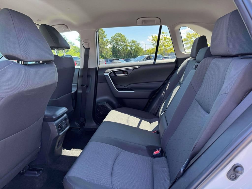 Used 2025 Toyota RAV4 XLE AWD/4WD image 14