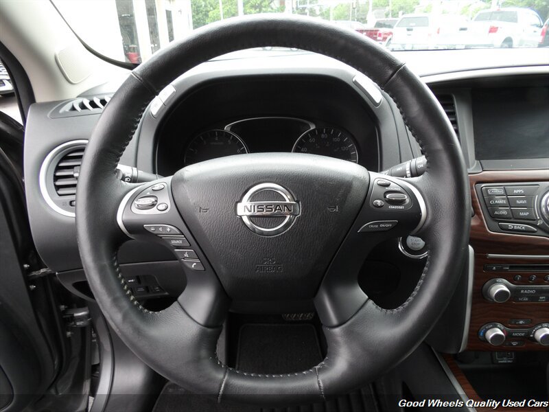 Used 2019 Nissan Pathfinder Platinum AWD/4WD image 17