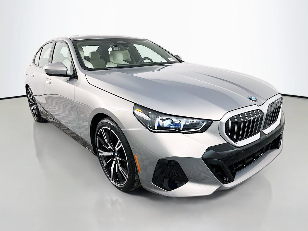 Used 2026 BMW 530i xDrive w/ M Sport Package AWD/4WD image 3