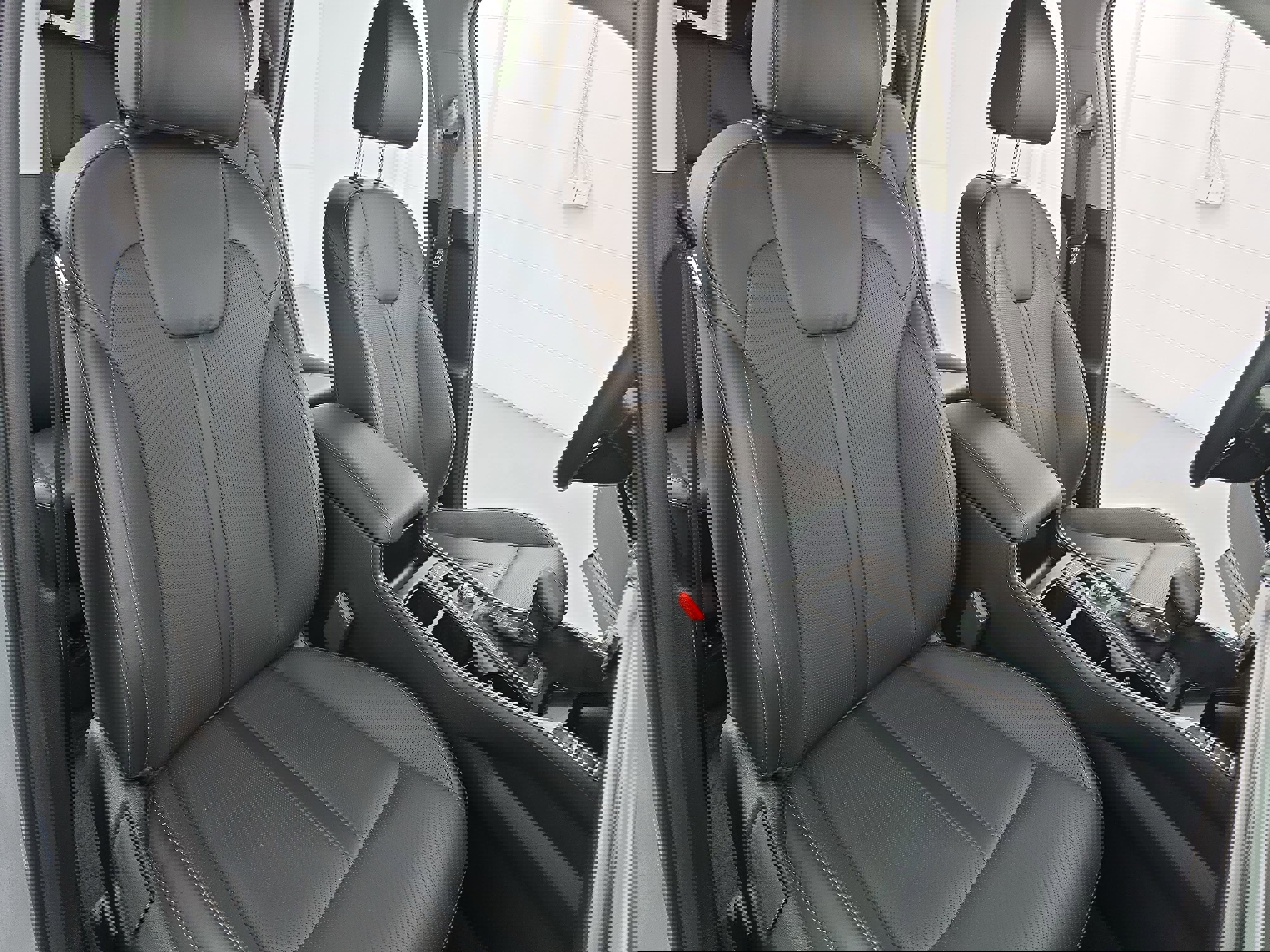 Used 2025 Kia Sorento S w/ Panoramic Sunroof Package image 10