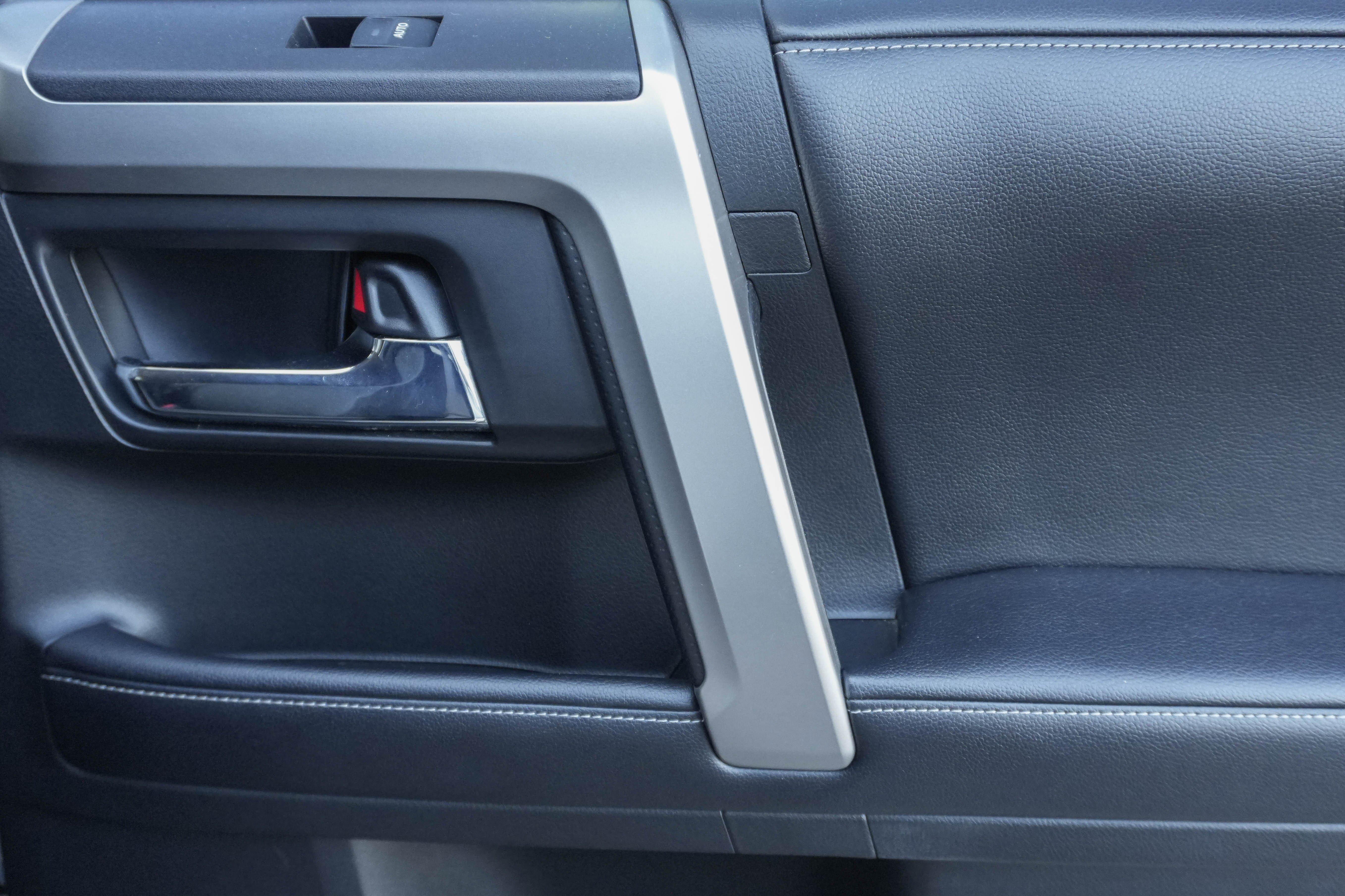 Used 2018 Toyota 4Runner SR5 Premium image 28