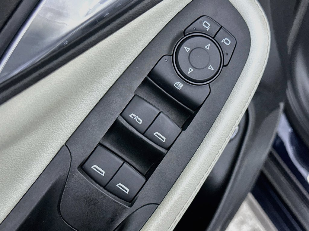 Used 2020 Buick Encore GX Select w/ Sport Touring Package FWD image 22