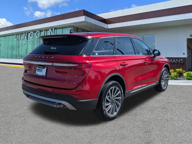 Certified 2025 Lincoln Corsair Reserve FWD image 4