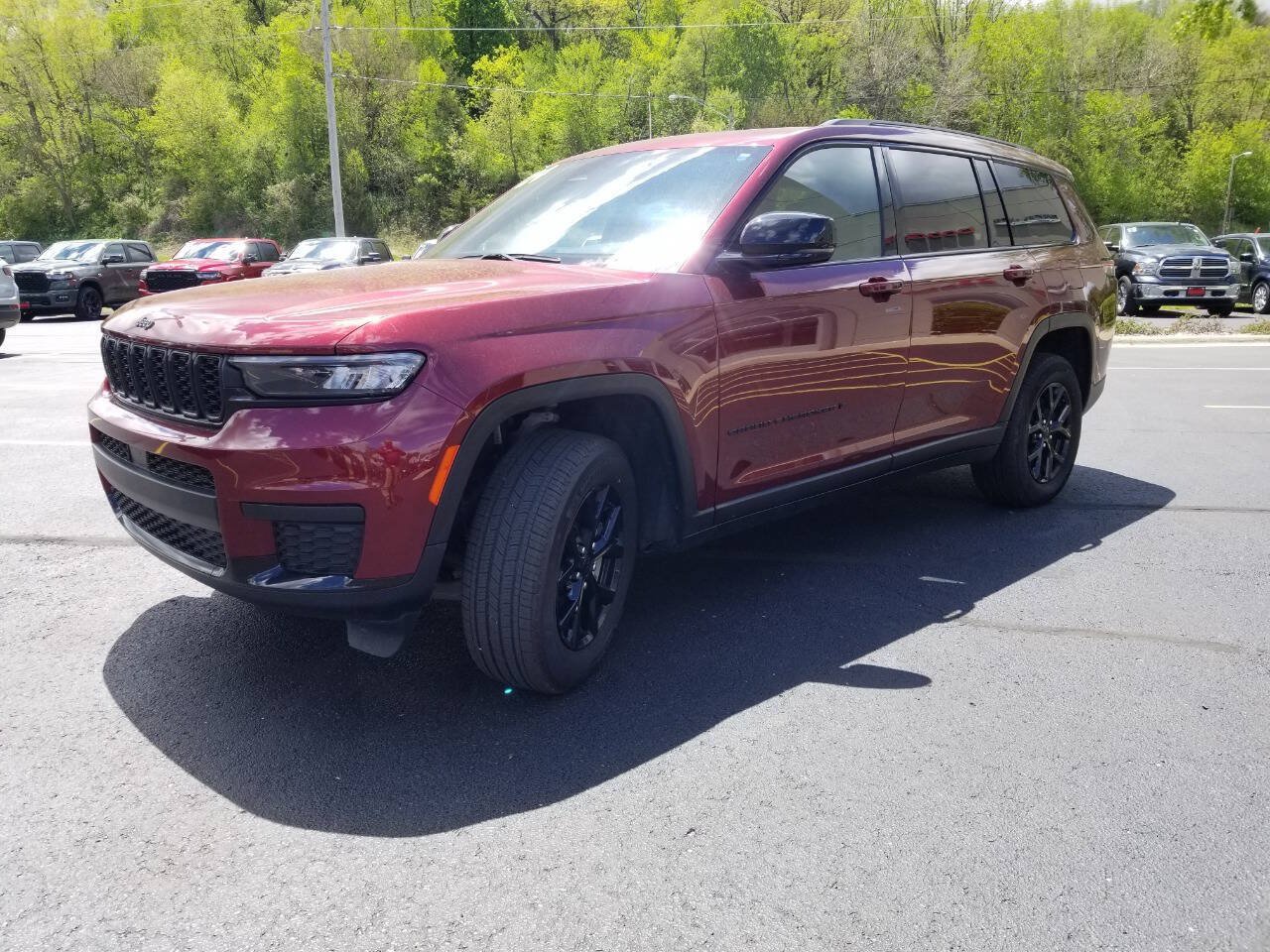 Certified 2024 Jeep Grand Cherokee L Altitude AWD/4WD image 3