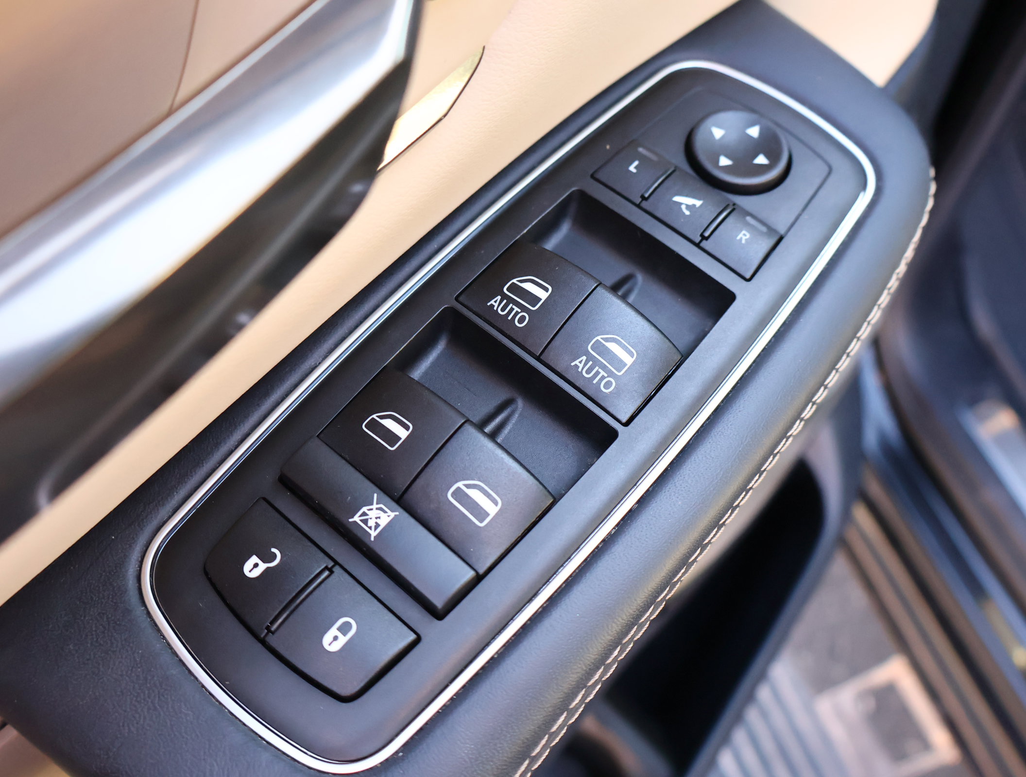 Used 2019 RAM 1500 Limited image 8