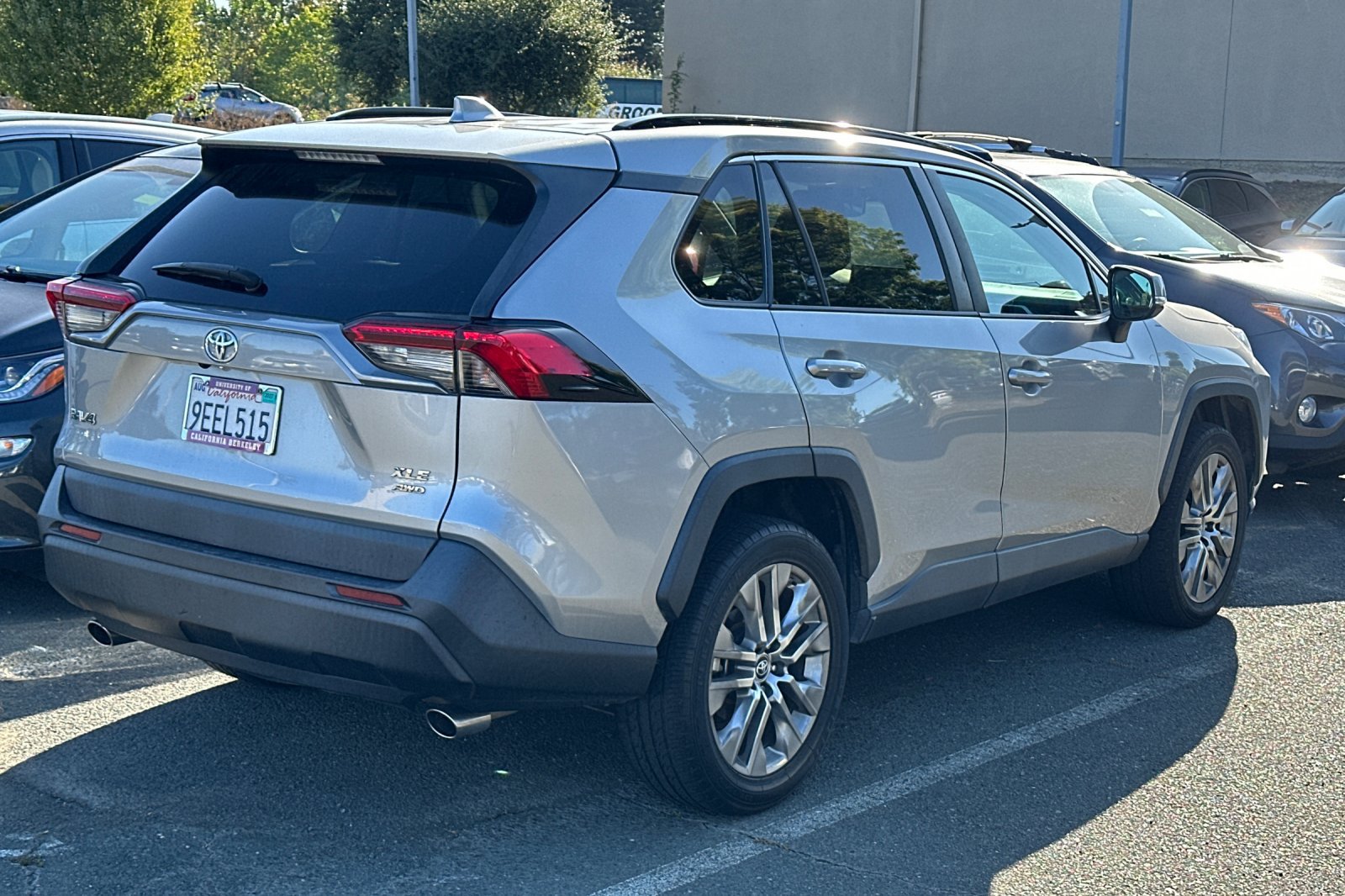 Used 2019 Toyota RAV4 XLE Premium w/ All Weather Liner Package AWD/4WD image 5
