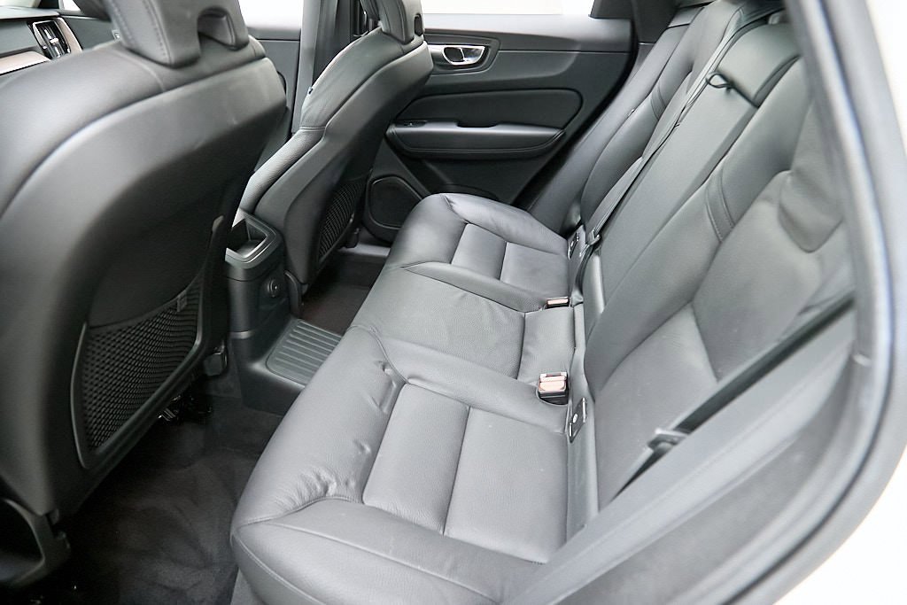 Certified 2023 Volvo XC60 T8 Plus image 20