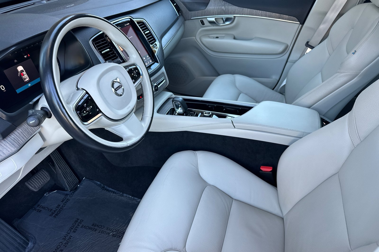 Certified 2023 Volvo XC90 B6 Plus w/ Protection Package Premier AWD/4WD image 10