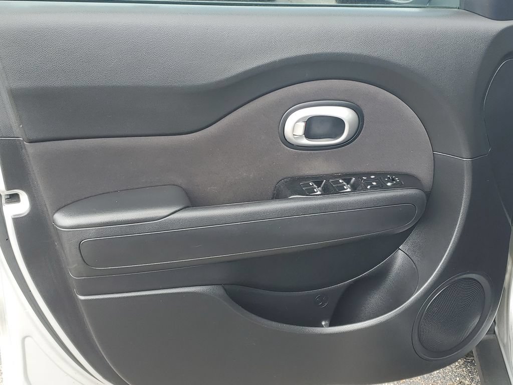 Used 2018 Kia Soul FWD image 5