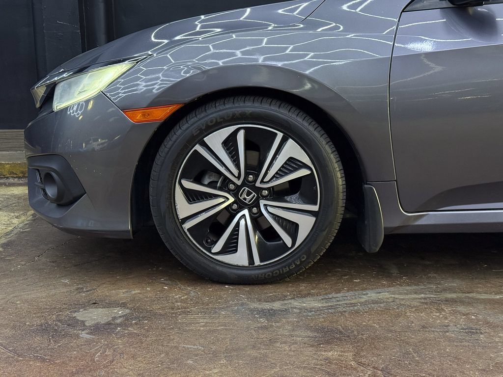 Used 2017 Honda Civic EX-T image 4