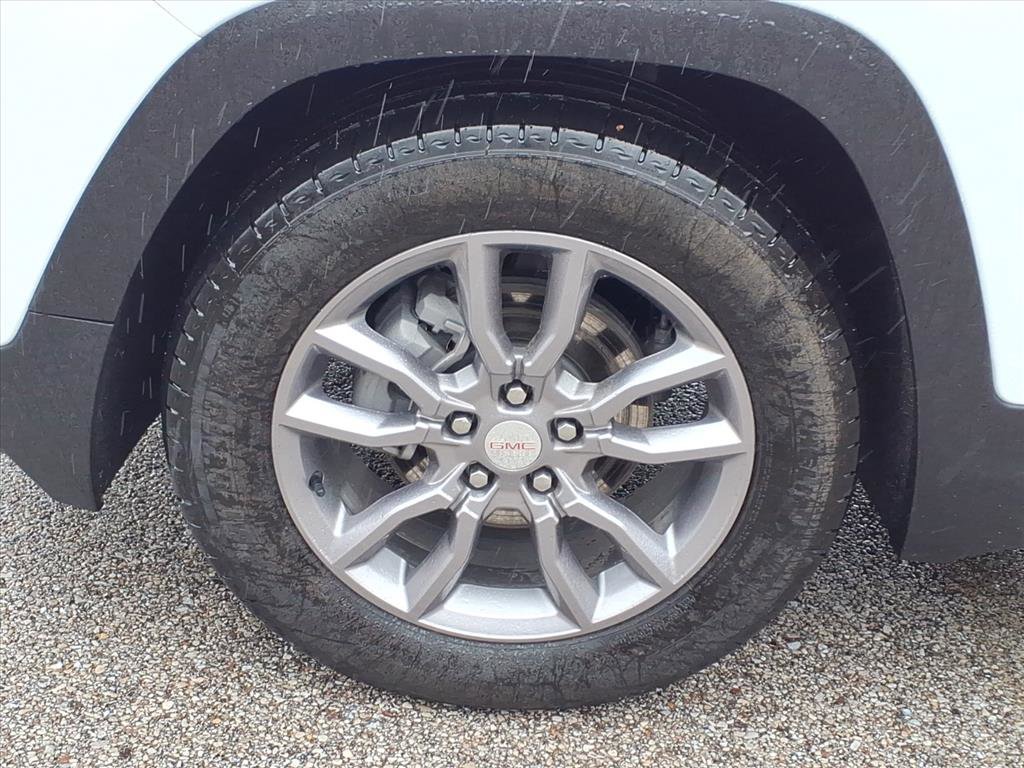 Used 2024 GMC Terrain SLT image 31