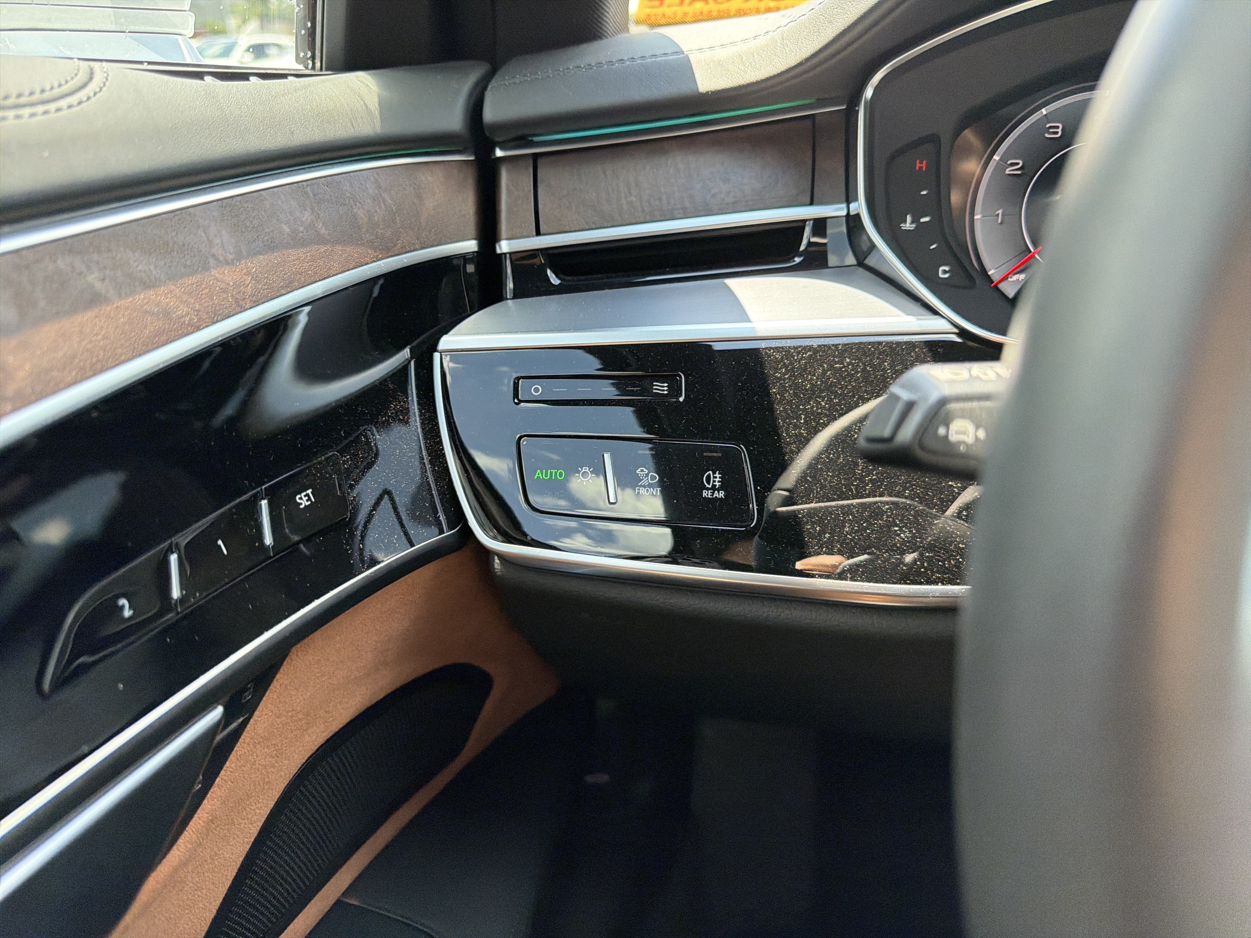 Used 2025 Audi A8 L 3.0T w/ Executive Package AWD/4WD image 18