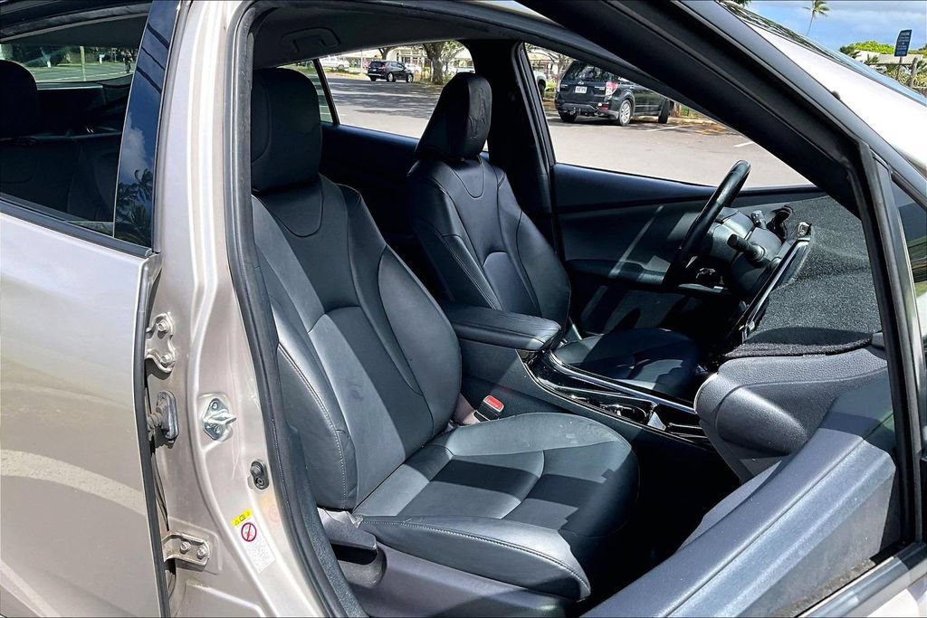 Used 2018 Toyota Prius Prime Plus FWD image 7