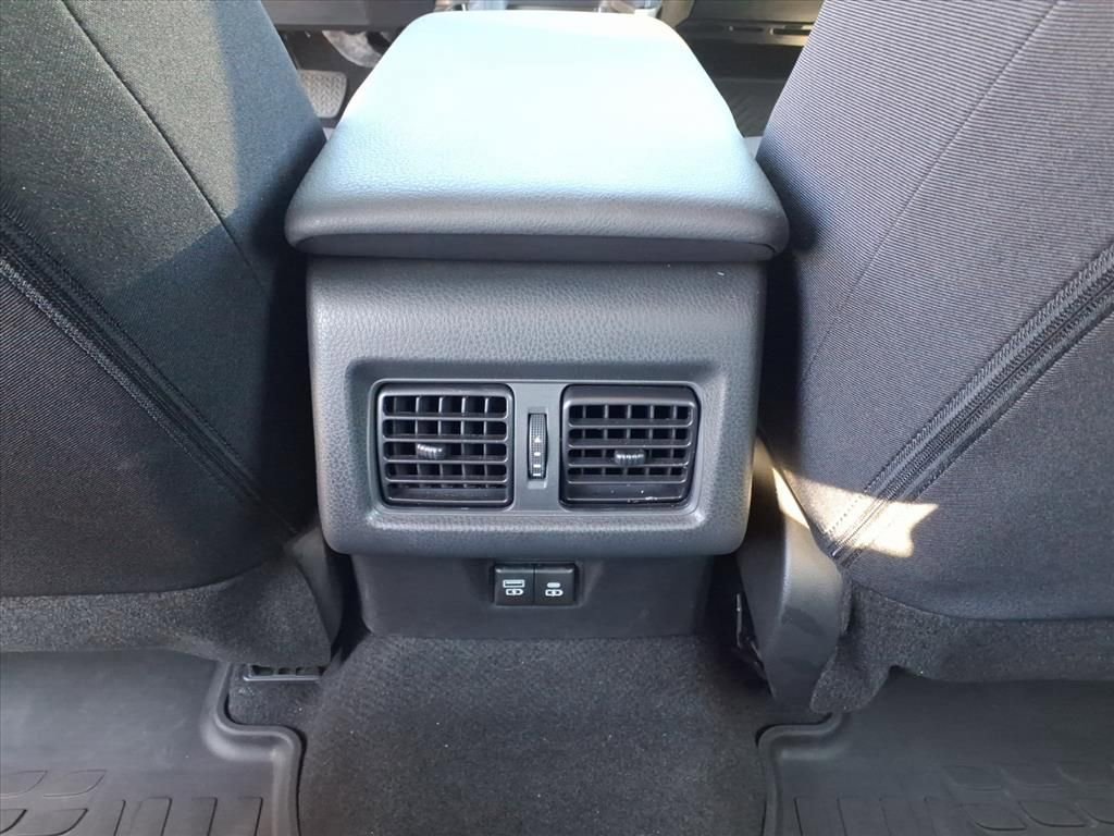 Certified 2025 Toyota Camry LE image 5