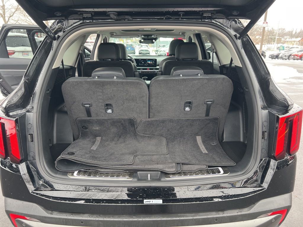 Certified 2024 Kia Sorento SX image 12