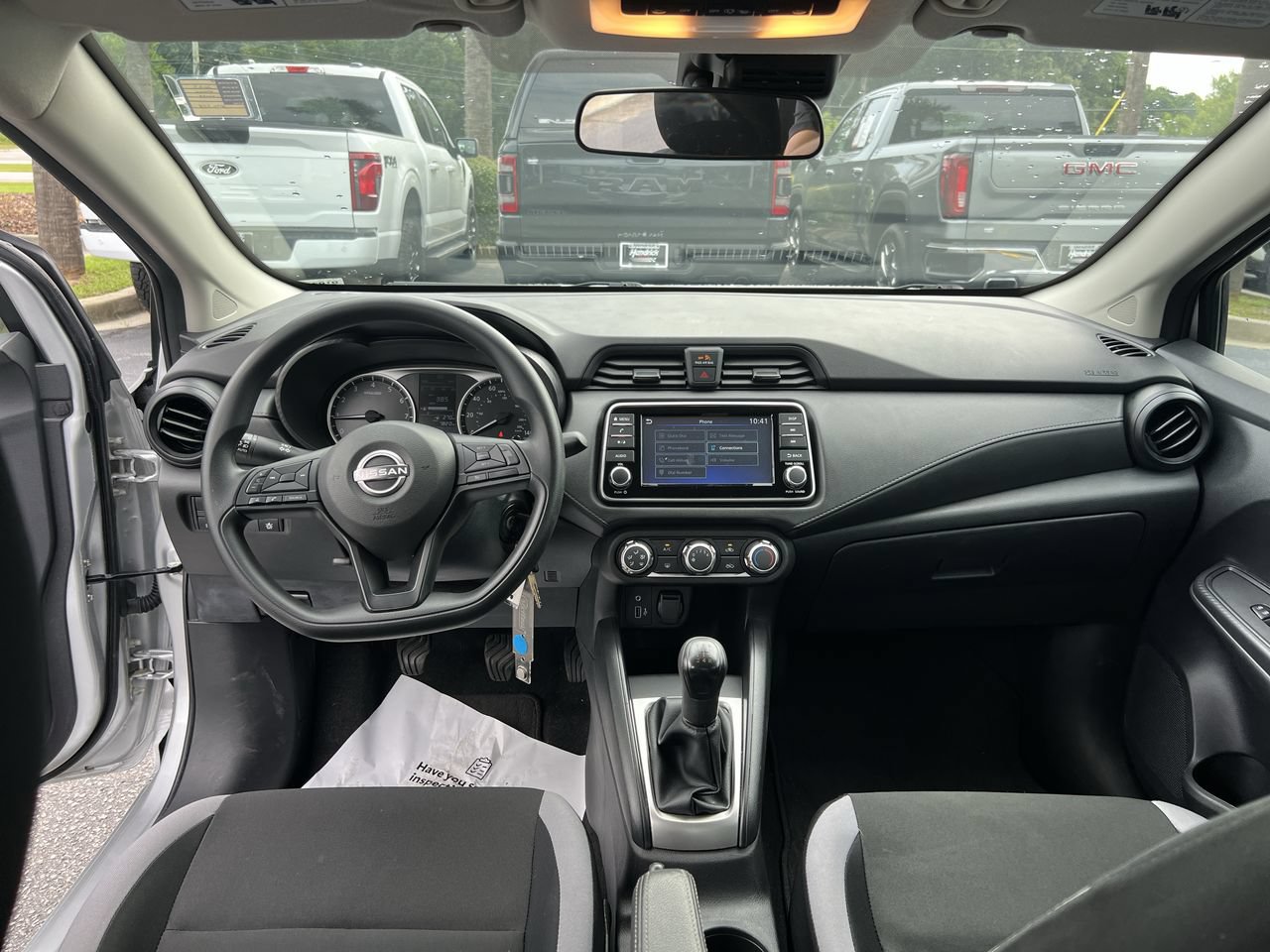 Used 2025 Nissan Versa S FWD image 31