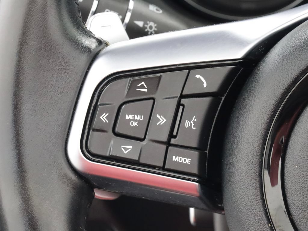 Used 2020 Jaguar F-TYPE Convertible RWD image 18