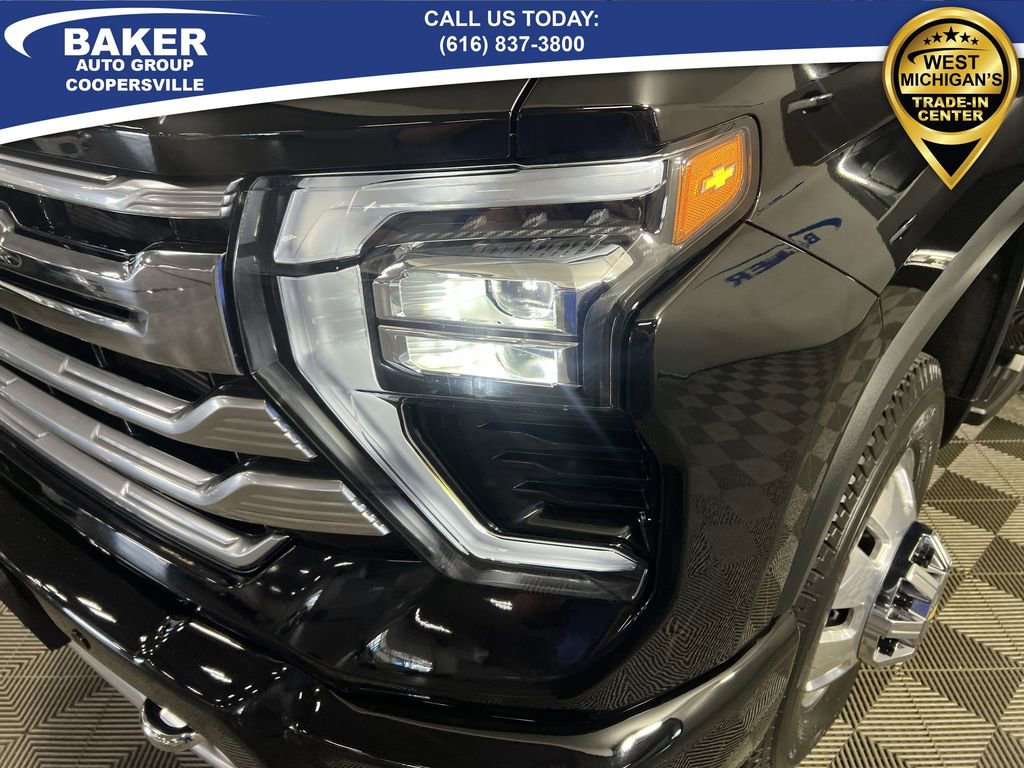 Used 2025 Chevrolet Silverado 3500 High Country w/ Technology Package image 34