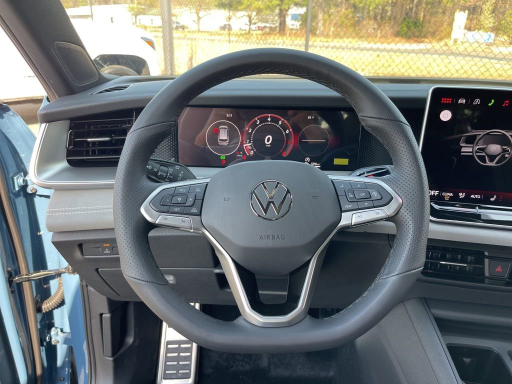 New 2026 Volkswagen Tiguan SE R-Line FWD image 13
