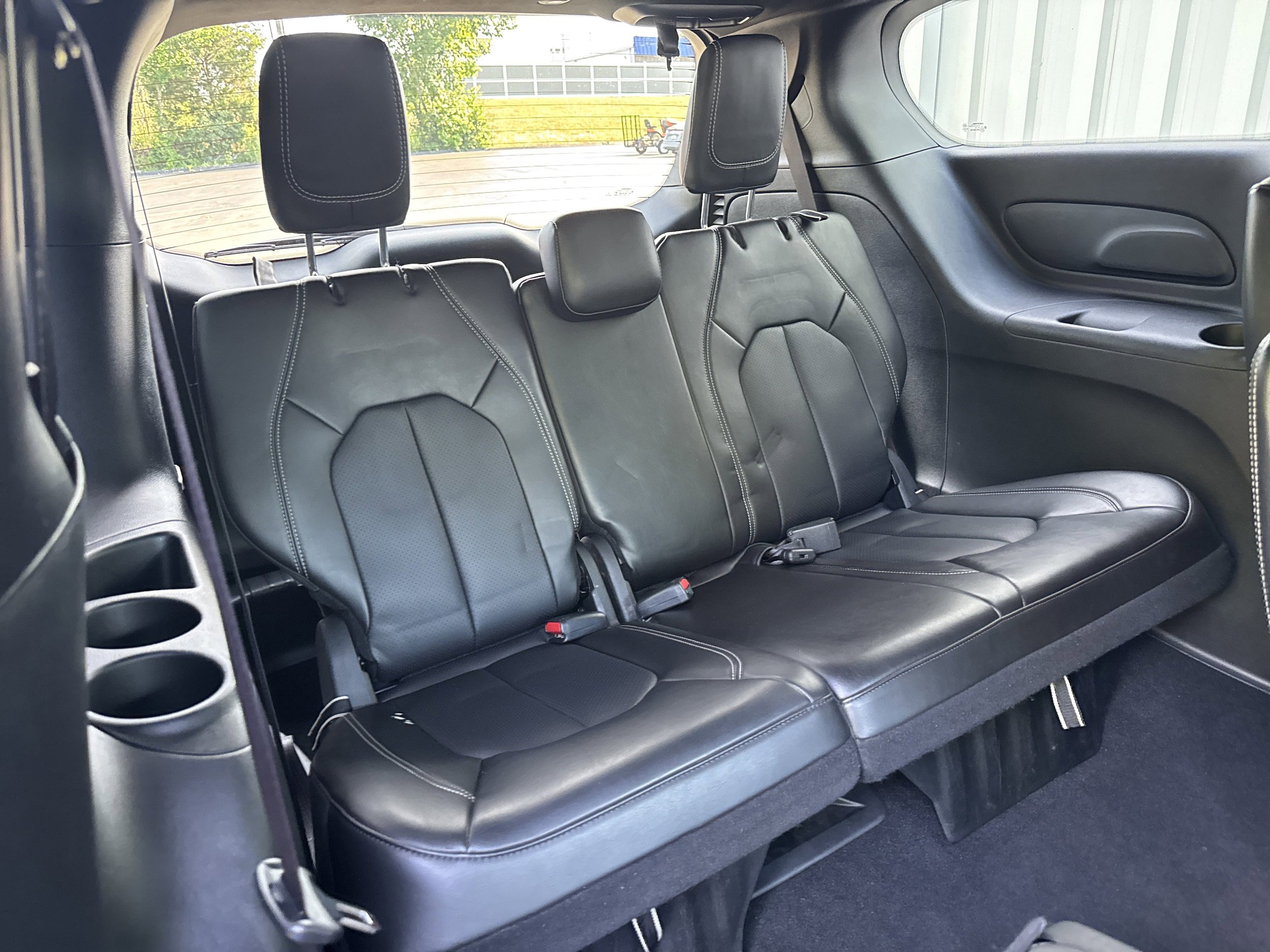 Used 2025 Chrysler Pacifica Select FWD image 14