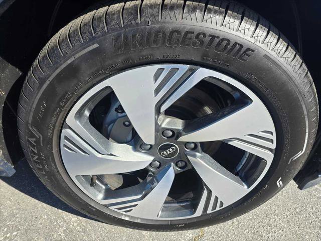 Used 2025 Audi Q6 e-tron Prestige image 9