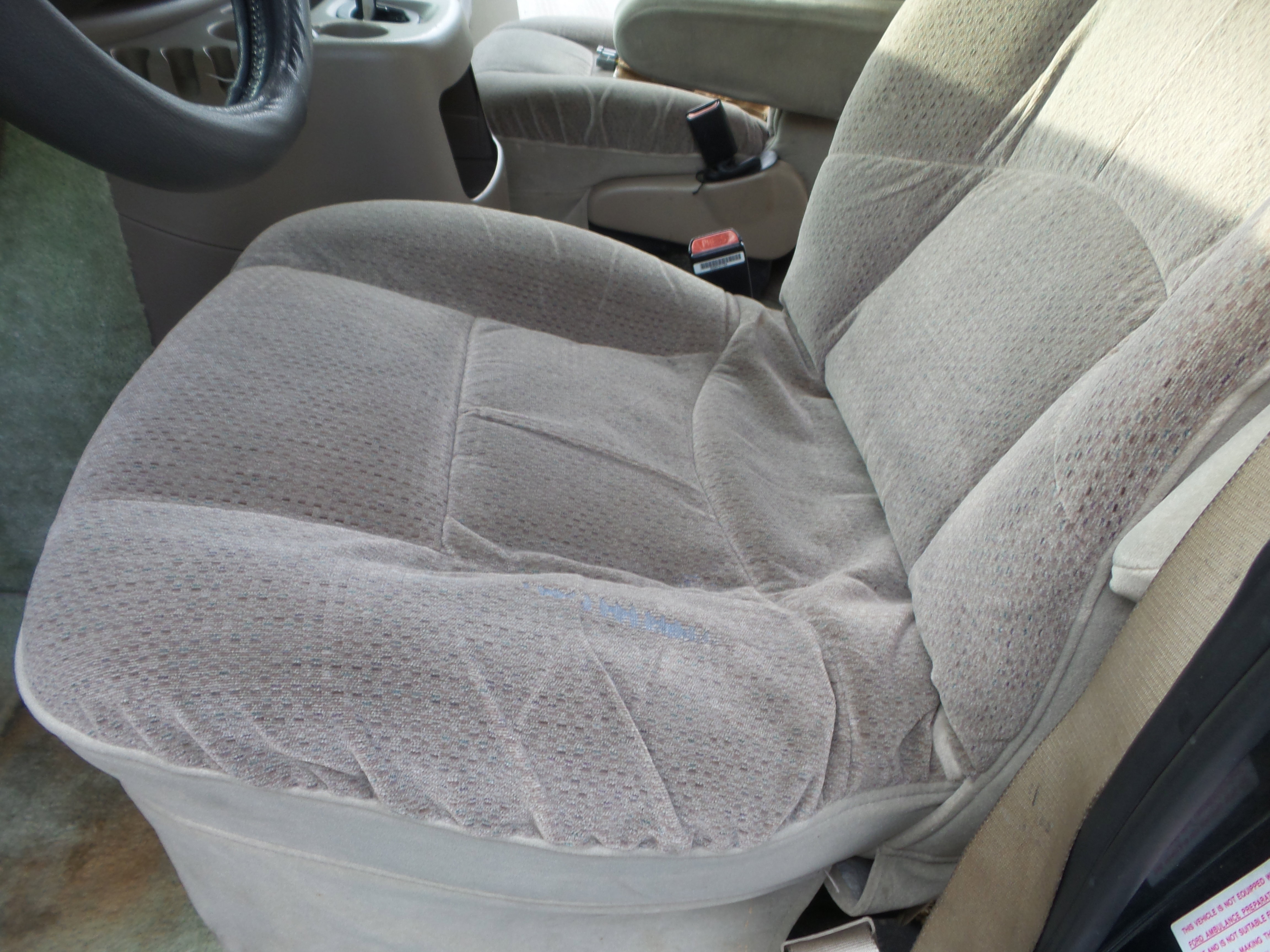 Used 2000 Ford E-150 and Econoline 150 RWD image 32
