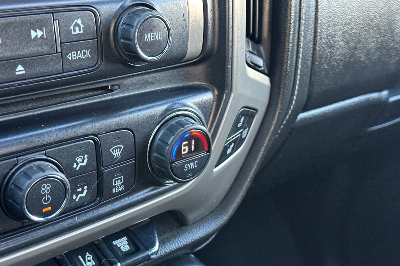 Used 2015 GMC Sierra 2500 Denali w/ Duramax Plus Package AWD/4WD image 29