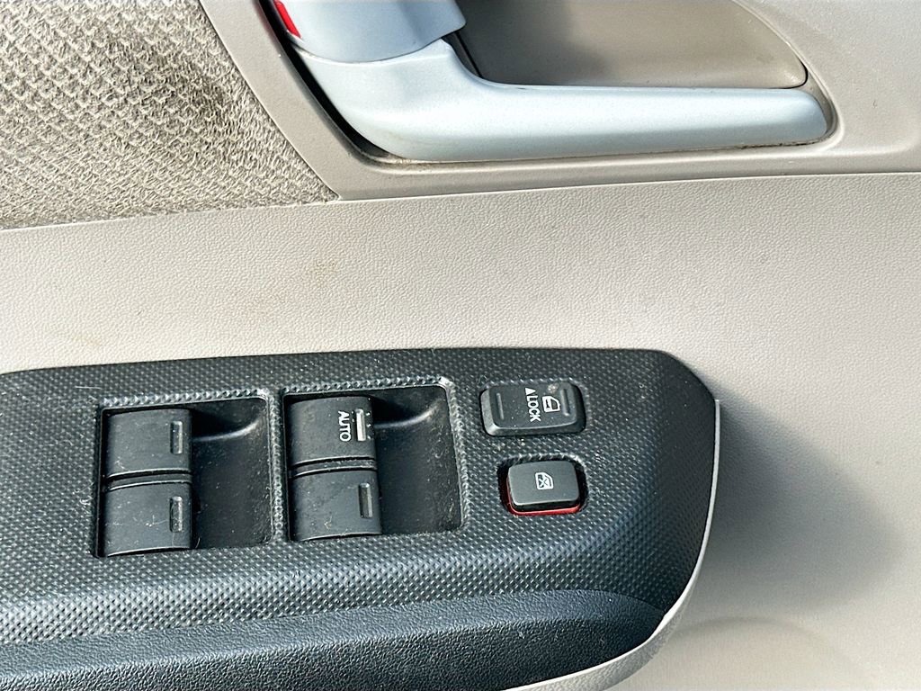 Used 2013 Honda Insight LX image 16