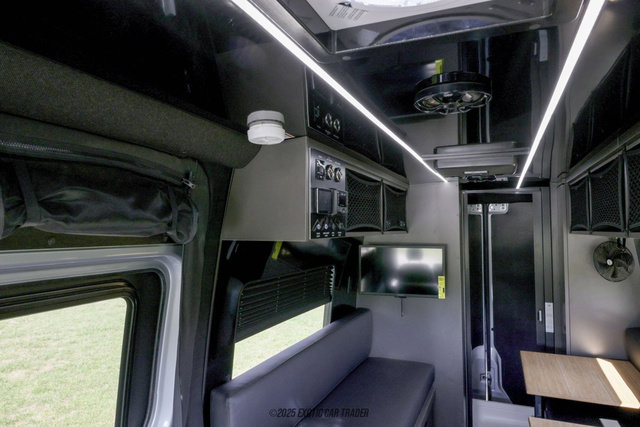 Used 2025 Mercedes-Benz Sprinter 2500 image 31