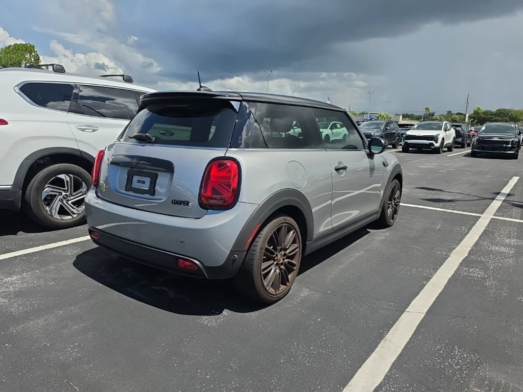 Used 2024 MINI Cooper SE FWD image 15