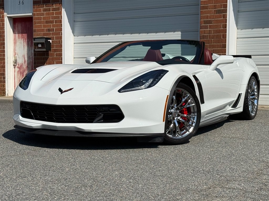 Used 2018 Chevrolet Corvette Z06 RWD image 11
